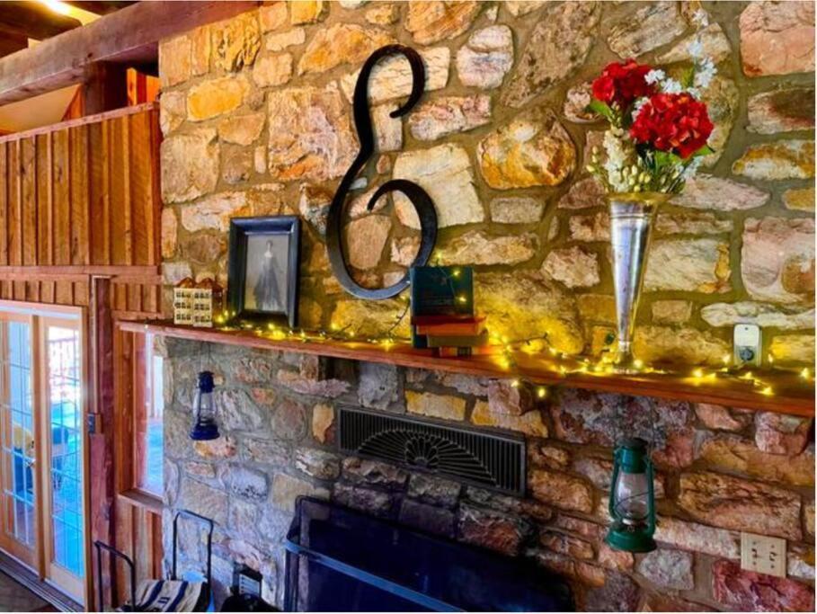 The Barn At Evermore: Riverfront Retreat W/Hot Tub Luray Eksteriør billede
