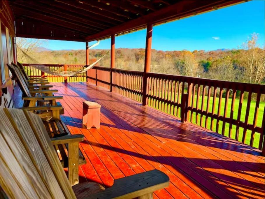 The Barn At Evermore: Riverfront Retreat W/Hot Tub Luray Eksteriør billede