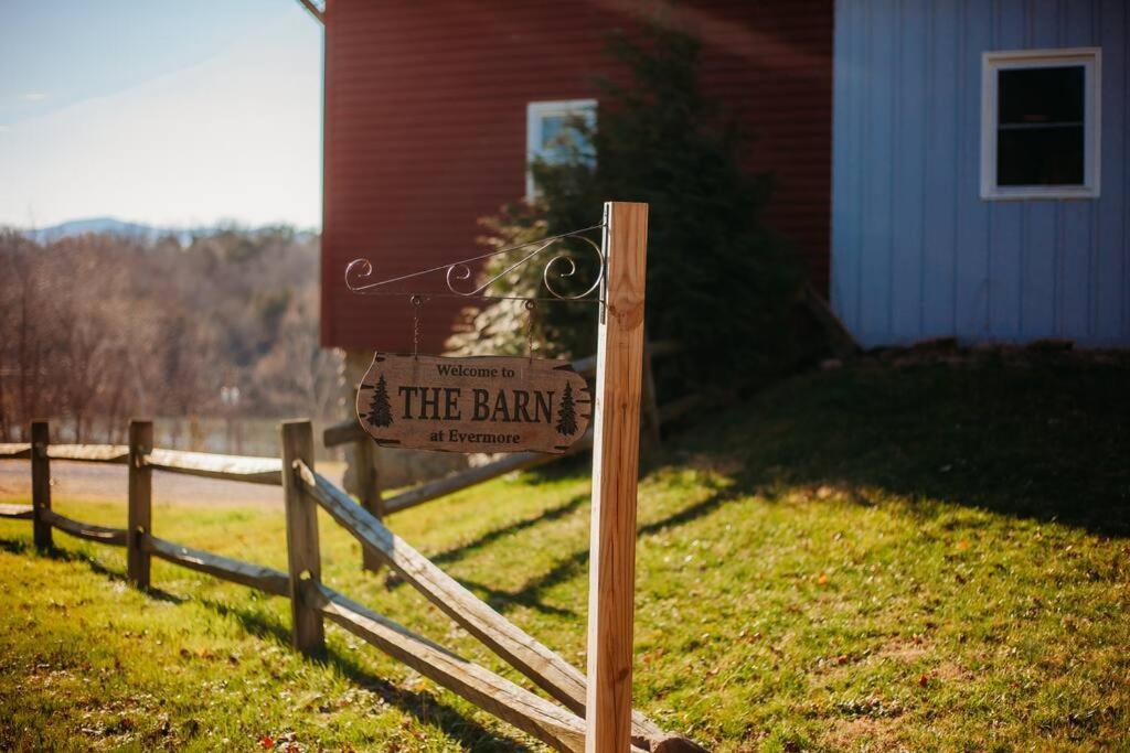 The Barn At Evermore: Riverfront Retreat W/Hot Tub Luray Eksteriør billede