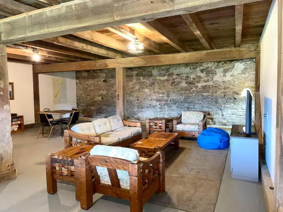 The Barn At Evermore: Riverfront Retreat W/Hot Tub Luray Eksteriør billede
