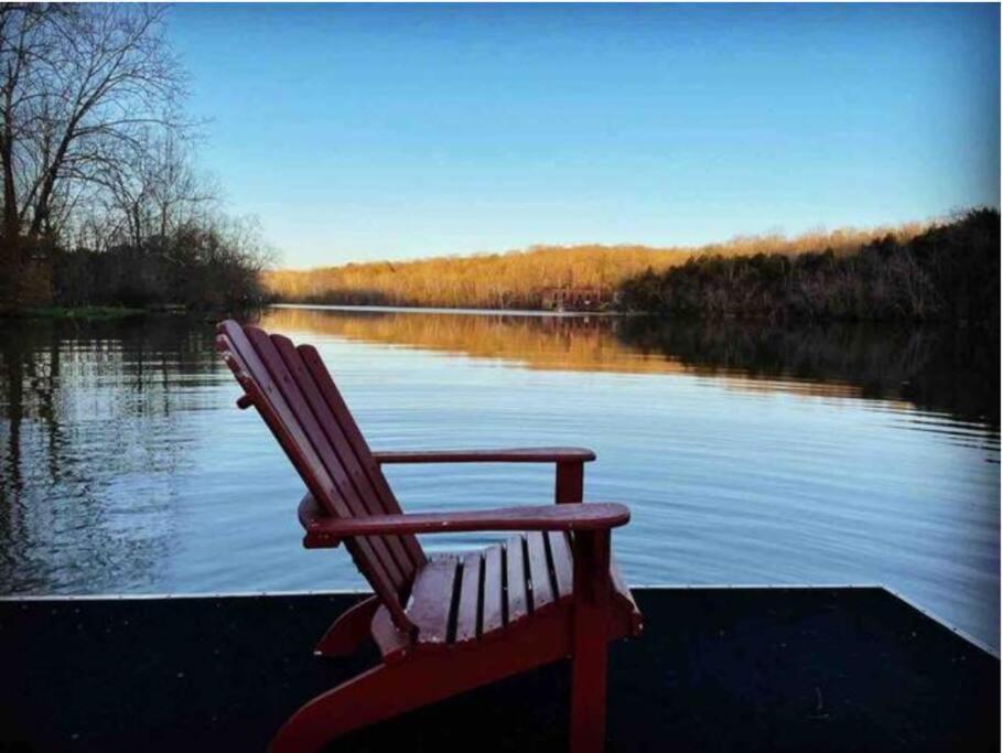 The Barn At Evermore: Riverfront Retreat W/Hot Tub Luray Eksteriør billede